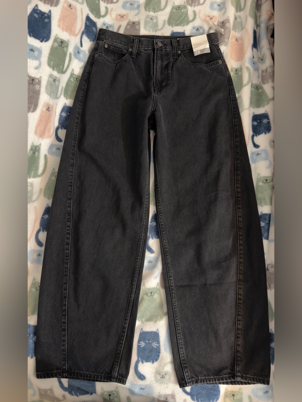 GAP High-Rise Barrel Jeans in Black